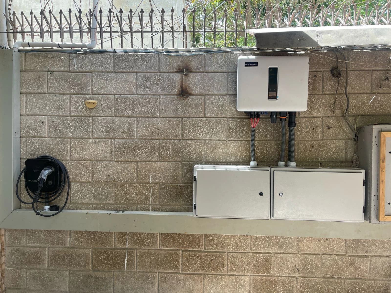 Solinteg 11 kW EV Charger with Solinteg Hybrid Inverter project